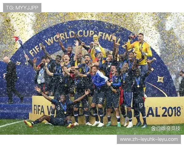 法甲球迷支持热情助力球队奋战 法甲球迷支持热情助力球队奋战